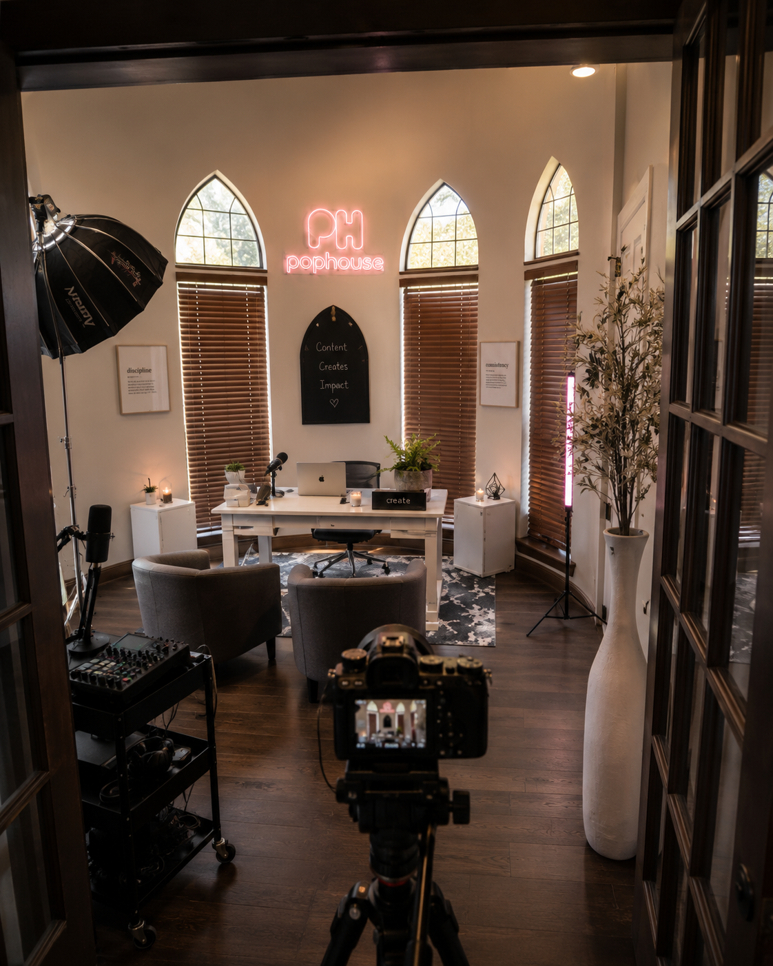 Founder content room with arched windows